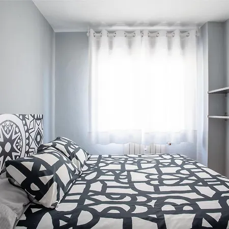 El Parque-playa-garaje-wifi Apartment